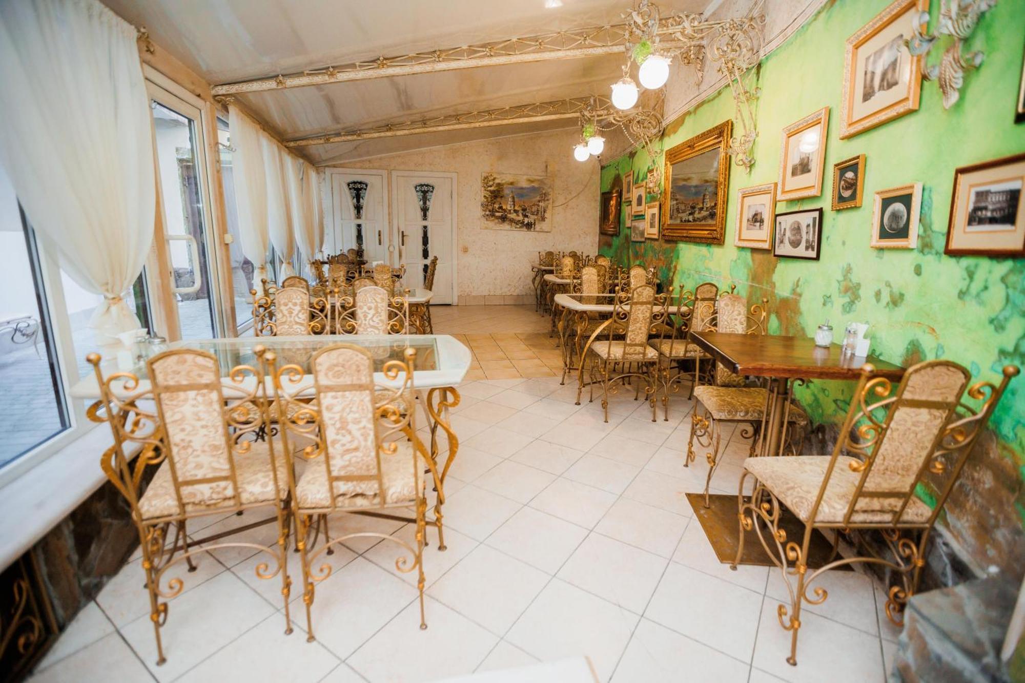 Staryi Krakiv Hotell Lviv Exteriör bild