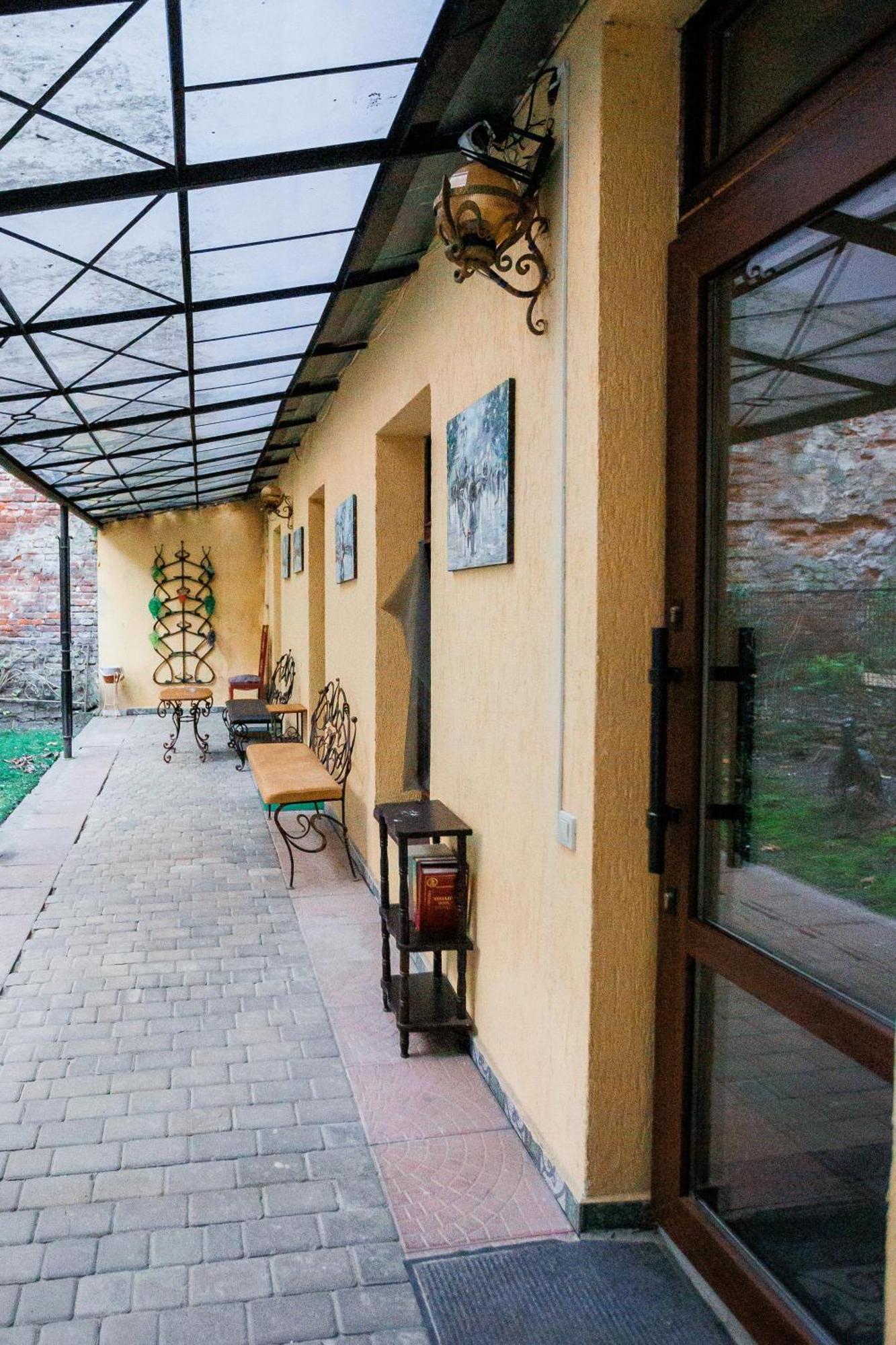 Staryi Krakiv Hotell Lviv Exteriör bild